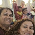 Poslednji selfi porodice stradale u padu aviona: Nasmejani do poslednjeg trenuta dok su čekali da polete - poginulo troje dece