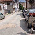 Kako Kragujevčani pokušavaju da nateraju nadležne da zakrpe ulice: „Postavio sam znak ‘Pazi rupa’, bilo im je potrebno 40 dana…