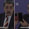 "Dao mi ga je Si, ni Amerikanci ne mogu da ga prisluškuju": Predsednik pokazao novi mobilni telefon, pa provocirao