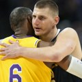 Lebron Džejms nikada i nikog nije hvalio kao Nikolu Jokića: "Nisam igrao protiv kompletnijeg i dominantnijeg"