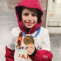 Jakov (8) prepešačio 145 kilometara za bolesnu sestru, porodici fali još 7.000 evra: "Srećan je i krenuo bi na put opet"