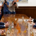 Vučić razgovarao sa kineskim ambasadorom o novim inicijativama i projektima i upoznao ga sa aktuelnim događajima na KiM