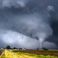 Veliko nevreme paralisalo Italiju: Tornada, poplave i evakuacije; Proglašeno vanredno stanje