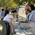 Studentska lista predstavlja „Studentski plan“ u Leskovcu: SNS postavio svoj štand pored njihovog, građani ih oterali