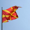 Maloletnici iz Tetova snimali paljenje zastave Severne Makedonije! Klip na TikToku, policija otkrila da glavni nema ni 14…