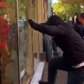 Demoliran „Mekdonalds” u Strazburu