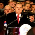 Dodik pita Nikšića: Ko treba da pregovara sa EU, da neće možda Šmit?