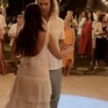 На њеној свадби све је кренуло наопако: Млада попила неколико пића, а онда је уследио урнебес на плесном подијуму (видео)