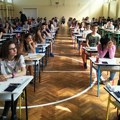 Počelo polaganje male mature, osmaci danas rešavali test iz srpskog jezika