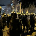 Prepoznatljivi po belim šlemovima i štitovima: Šta je Policijska brigada, koju je Vučić sinoć izveo pred studente?