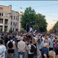 Arhiv javnih skupova: Na protestu ipred Pravnog fakulteta bilo oko 15 000 okupljenih