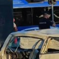 (Video) Prvi snimci stravičnog udesa kod Ada mola: Mladić (20) poginuo, vatrogasci izvlačili povređenog bez svesti iz auta…