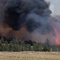 Veliki požar bukti; Zatvoren put u Srbiji, jak vetar otežava gašenje FOTO/VIDEO