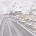 Pao prvi sneg nadomak Srbije, pogledajte prizore kao usred zime: Očekuju se hitna upozorenja, padavine prete da se…