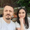 Ona je najveća podrška pevaču nakon jezive otmice: Evo kako žive Daniel Kajmakoski i njegova supruga u Beogradu