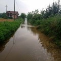 Kiša napravila probleme u Lučanima i Požegi, ali nema opasnosti: MUP i Sektor za vanredne situacije aktivno prate teren i…