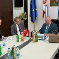 Jačanje ekonomske saradnje: Sastanak gradonačelnika Leskovca i ambasadora Turske