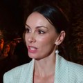 Neprepoznatljiva! Sloboda Mićalović prvi put sa plavom kosom i jakom šminkom: Glumica šokirala izdanjem, komentari se nižu