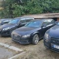 Prodavao automobile bez ovlašćenja: U Tutinu uhapšen muškarac, policija mu zaplenila devet vozila FOTO