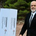 Edi Rama drugi put pružio ruku, demonstranti opet odbili! I to na vrlo simboličan način