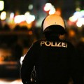 Prve slike nakon pucnjave u Beču: Hitna pomoć na nosilima iznosi povređene