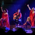 U Lisinskom pao rekord popunjenosti: Zbog benda „The Frajle“ stotine ljudi sedelo na pozornici