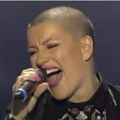 "Govorili su mi da sam gej" Pevačica ošišala kosu do glave, pa se susrela sa užasnim kometarima: Kažu da nisam normalna, kako…