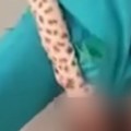 Доктор (44) усред операције оставио пацијента, ухватили га са медицинском сестром у врућој акцији: "Панталоне су јој биле…