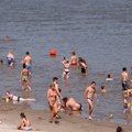 Dve plaže u Izoli zatvorene zbog fekalne kontaminacije: Utvrđeno prisustvo visokog nivoa ešerihije koli