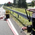 Devojke se bacile iz kamiona u pokretu: Neobičan incident na rampi autoputa, policija hitno reagovala
