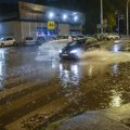 VIDEO Potop u Beogradu: Poplavljen auto-put, saobraćaj otežan, automobili zaglavljeni