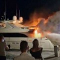 Pogledajte - luksuzna jahta u plamenu: Drama u Makarskoj - Gusti dim širi se svuda (video)