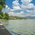 Skočio u jezero da spasi mlađeg brata (18), nije mu bilo spasa, tinejdžeru se bore za život: Užas kod Livna