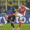 Arsenal napadao u prazno, Čalhanoglu sa "kreča" rešio derbi - Salcburg šokirao Fejenord