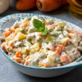 Ruska salata: Recept za omiljeno predjelo koje spaja tradiciju i kremasti užitak