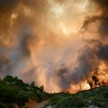 (Foto, video) katastrofa biblijskih razmera! Ima mrtvih i nestalih, u toku masovna evakuacija: Vatrogasci padaju s nogu, požar…