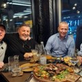 Osvanula slika ace lukasa u kafani sa naserom Orićem - pevao im Šerif Konjević