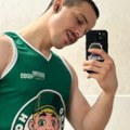 Srpski glumac kao plejboj pozirao u teretani, a mišiće mu svi komentarišu: "Au, kakav biceps" (foto)
