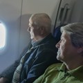 Ljudi stariji od 60 godina ne bi trebalo da sede jedni pored drugih u avionima: evo i zbog čega