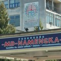 "Радници наменске фабрике у Лучанима добили првомајску честитку умањењем плате"