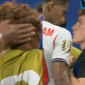 Šta radi Belingem?! Udario u glavu čoveka koji se raduje (VIDEO)