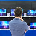 Neobičan oglas kruži mrežama: Polomljen televizor po upola nižoj ceni od kupovne: "Ima garanciju tri godine", evo zašto ga…