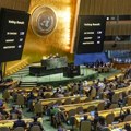 Карл Билт назвао хаотичним гласање земаља ЕУ о резолуцији УН за хуманитарно примирје у Гази