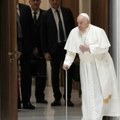 Pomoćnik čitao glavni tekst Papa: Osećam se mnogo bolje, ali ne mogu da pričam dugo
