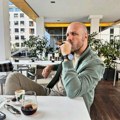 Bivši maneken uhvaćen u noćnom provodu u srcu Beograda! Bane Janković uživao u glasu Zvezde Granda, jedan potez pokazao…