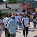 Cene na ovogodišnjem saboru trubača u Guči Kafa 200, pivo 400, a evo koliko morate da izdvojite za kilogram pečenja! Zabeležen…