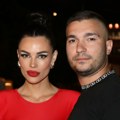 Mirko Šijan sa porodicom na jahti Fotografija sa Bojanom i sinovima raznežila sve! (Foto)