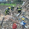 (Foto) horor scene nakon masovnog ruskog napada na zapad Ukrajine Poginula četiri člana iste porodice, okolina pretvorena u…