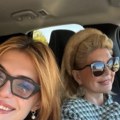 Posle venčanja sa ćerkom na put: Suzanu Mančić slikala naslednica, a komentari se samo nižu: "Sad i mlađu da udaš" (foto)…