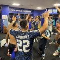 (VIDEO) Neopisiva „ludnica“ u svlačionici Argentine!